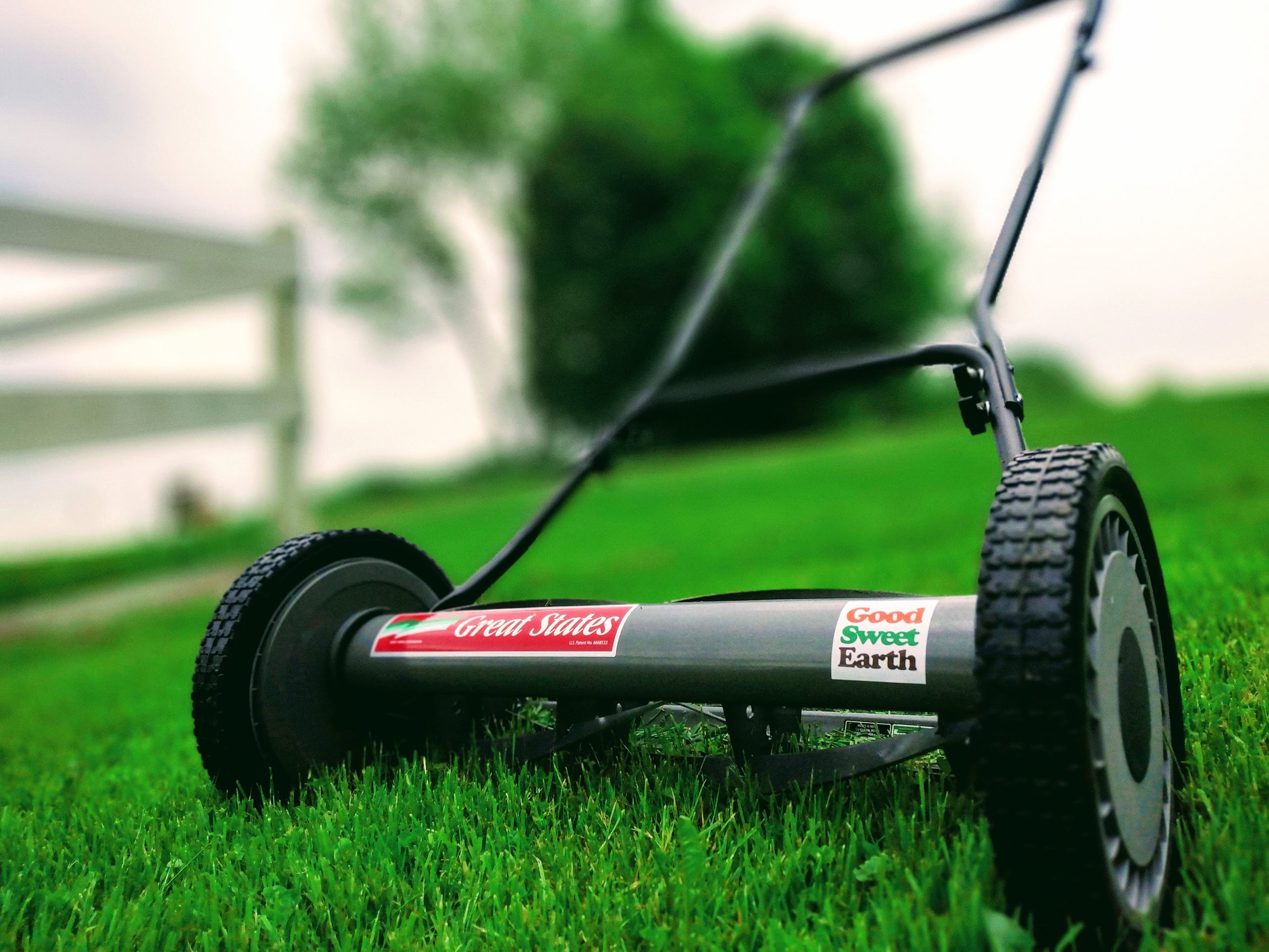 Classic Push Reel Lawn Mower; 18-inch, five-blade
